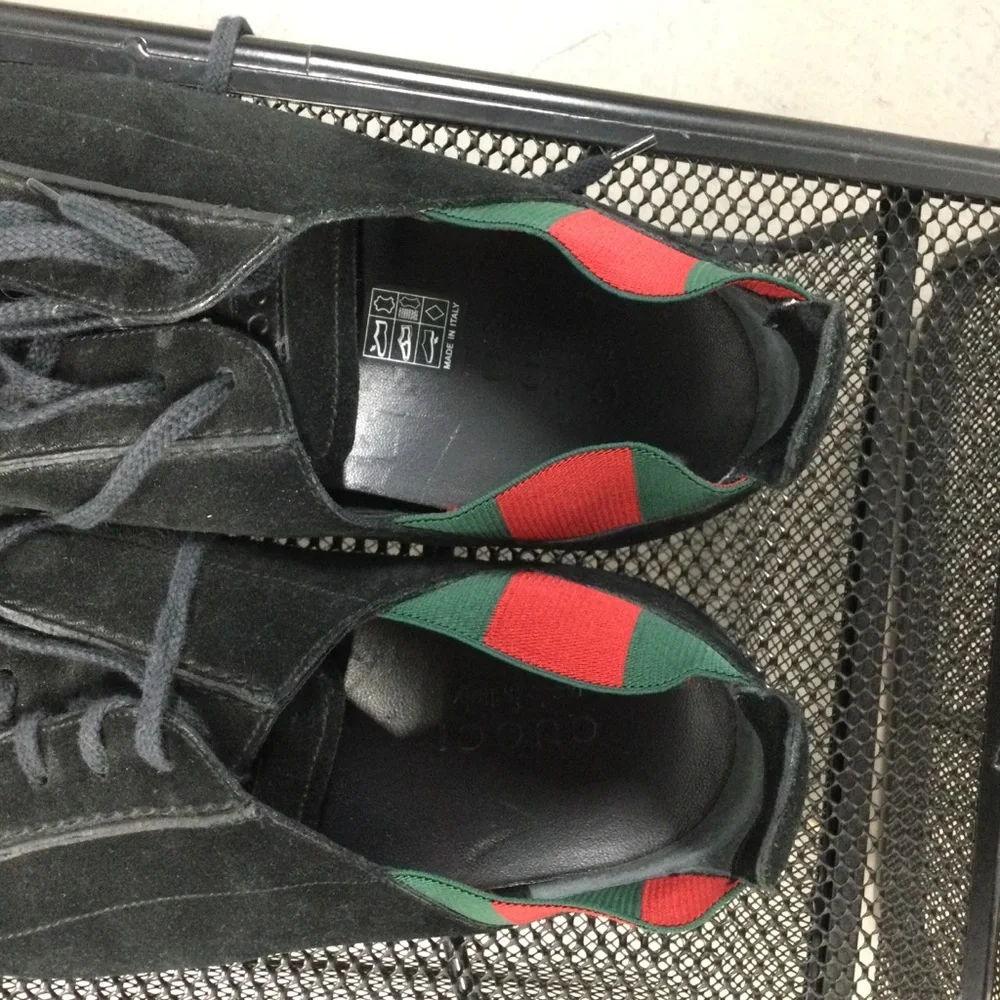 Gucci Black Suede Slip-On Loafers with Green and Red Heel Stripe
